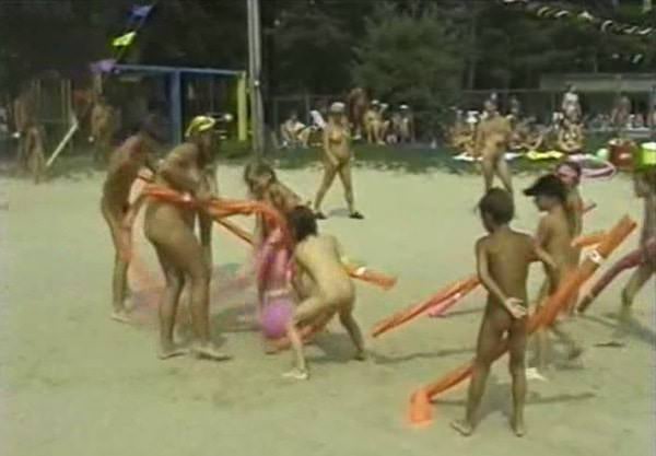 Nudism video - Sun Oasis 2 [720x544 | 00:15:36 | 242.39 MB]